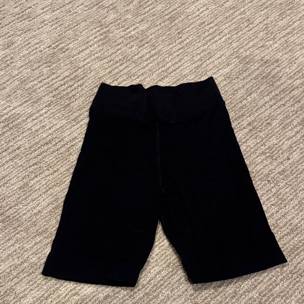 Eterne Women's Black Shorts
